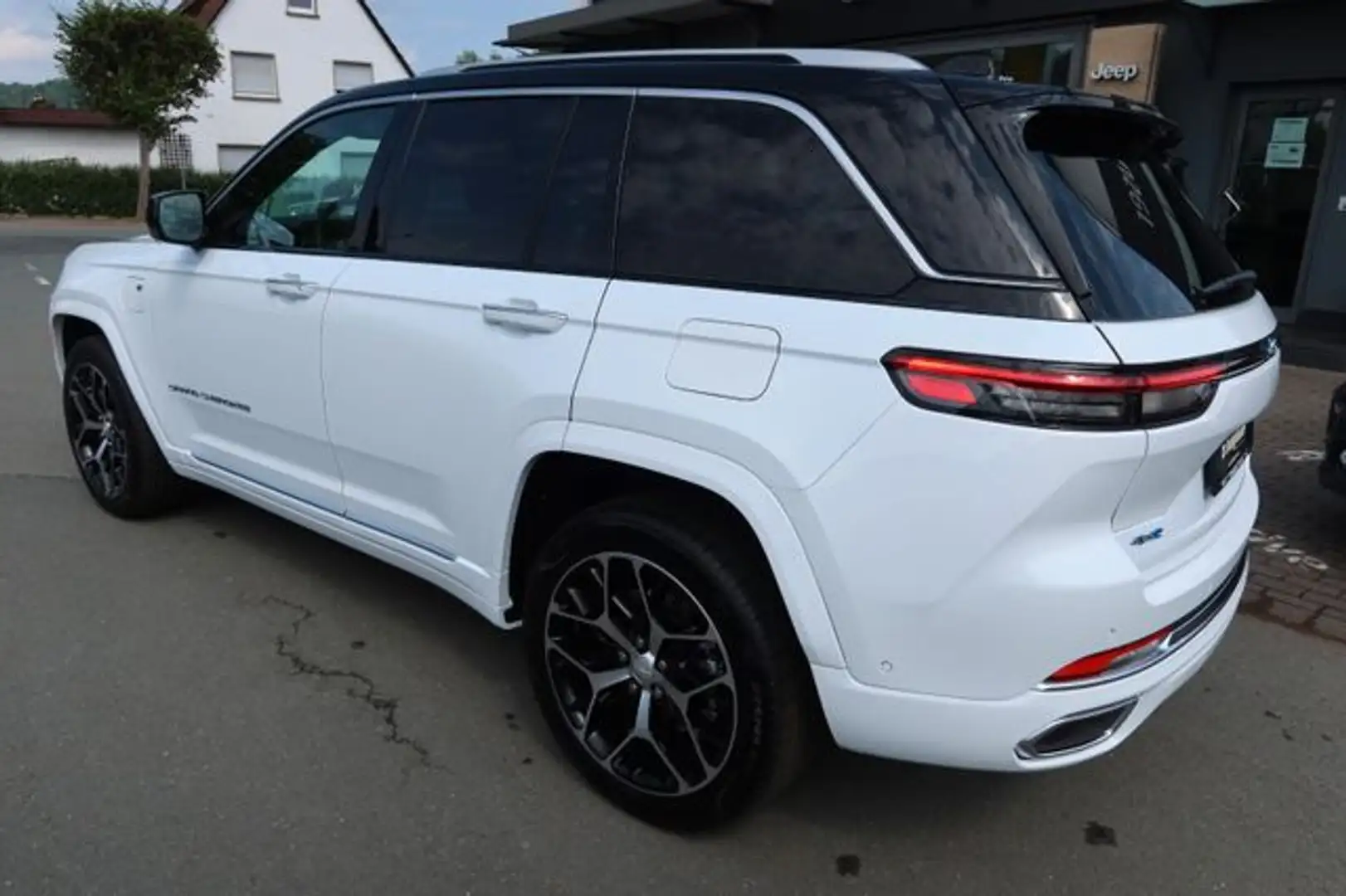 Jeep Grand Cherokee Summit Reserve Plug-In-Hybrid 4xe - 2