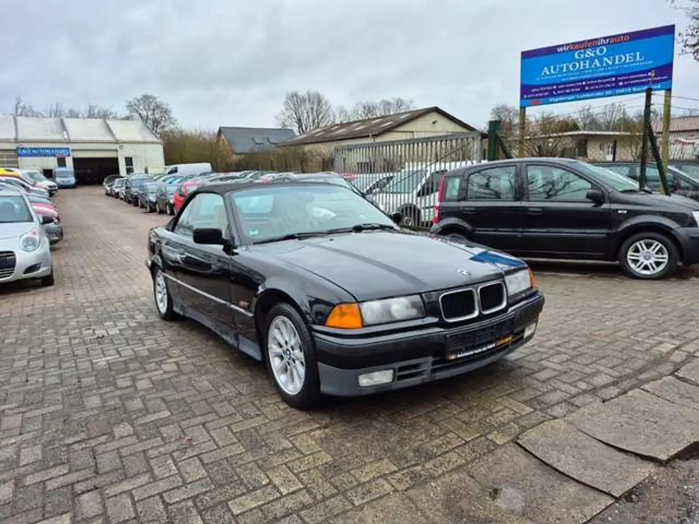 BMW 318 i * cabrio *Automatik*Leder * Zwart - 1