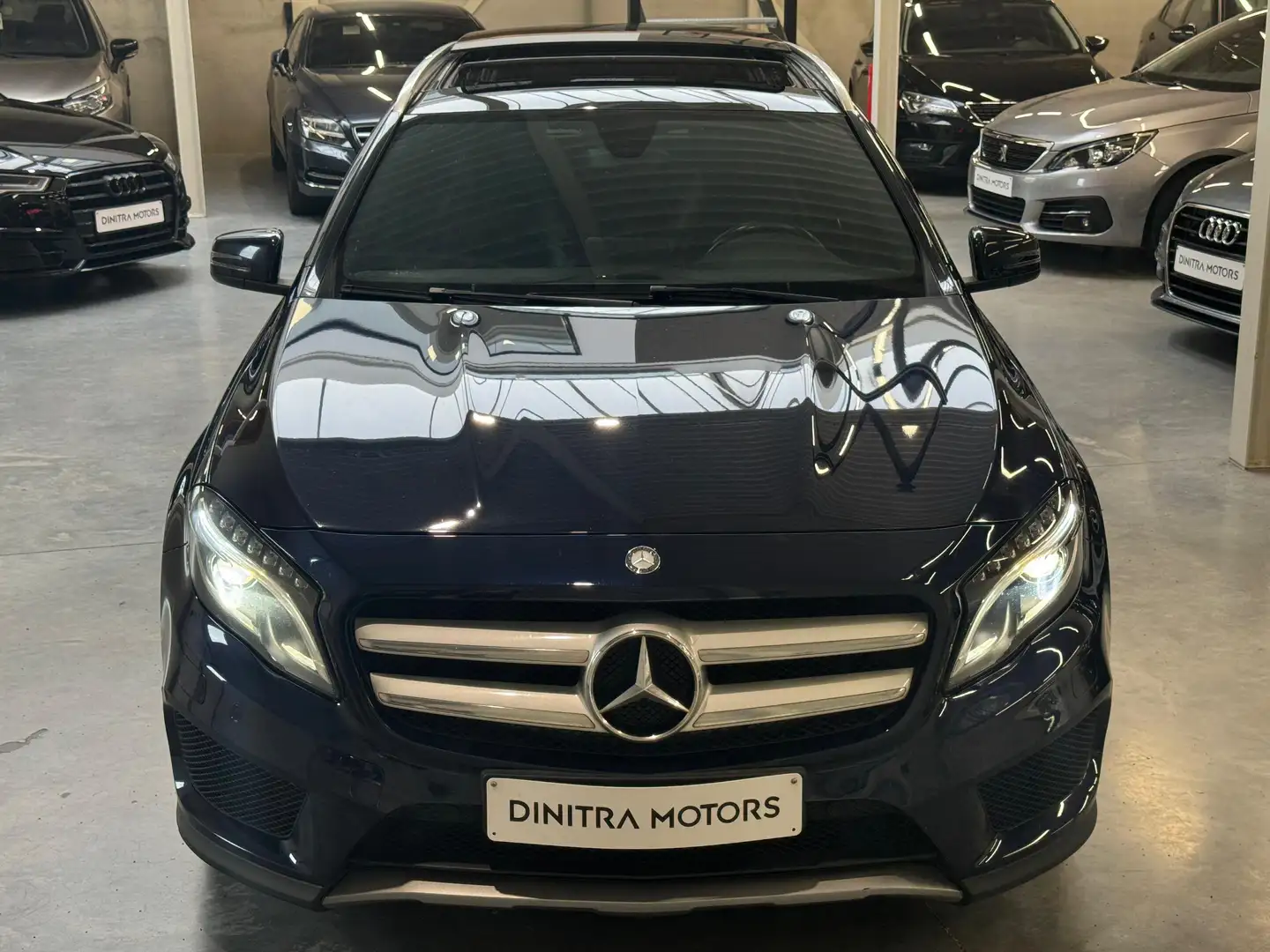 Mercedes-Benz GLA 180 GLA 180 d 7G-DCT AMG Line Albastru - 2