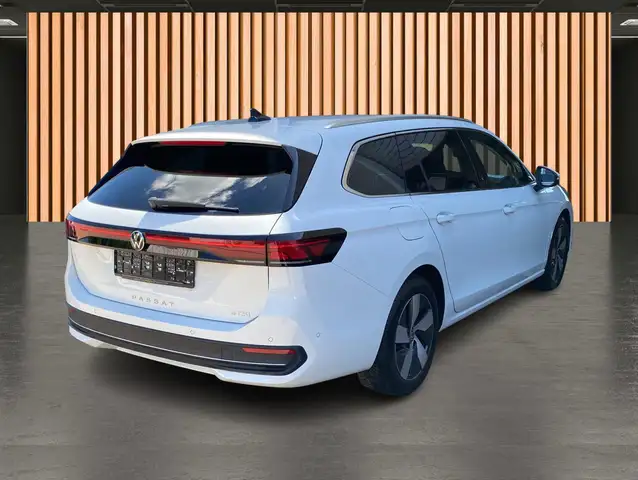 Volkswagen Passat view 17