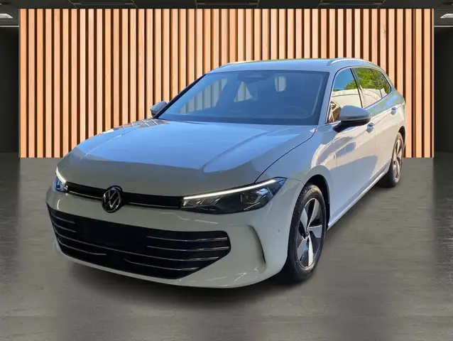 Volkswagen Passat view 2