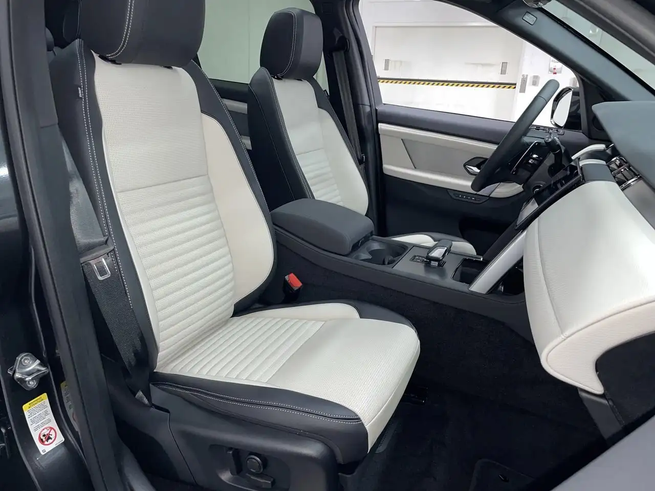 Land Rover Discovery Sport снимка Land Rover Discovery Sport
