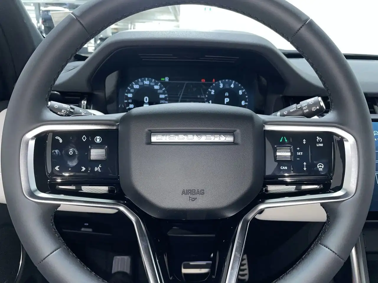 Land Rover Discovery Sport снимка Land Rover Discovery Sport