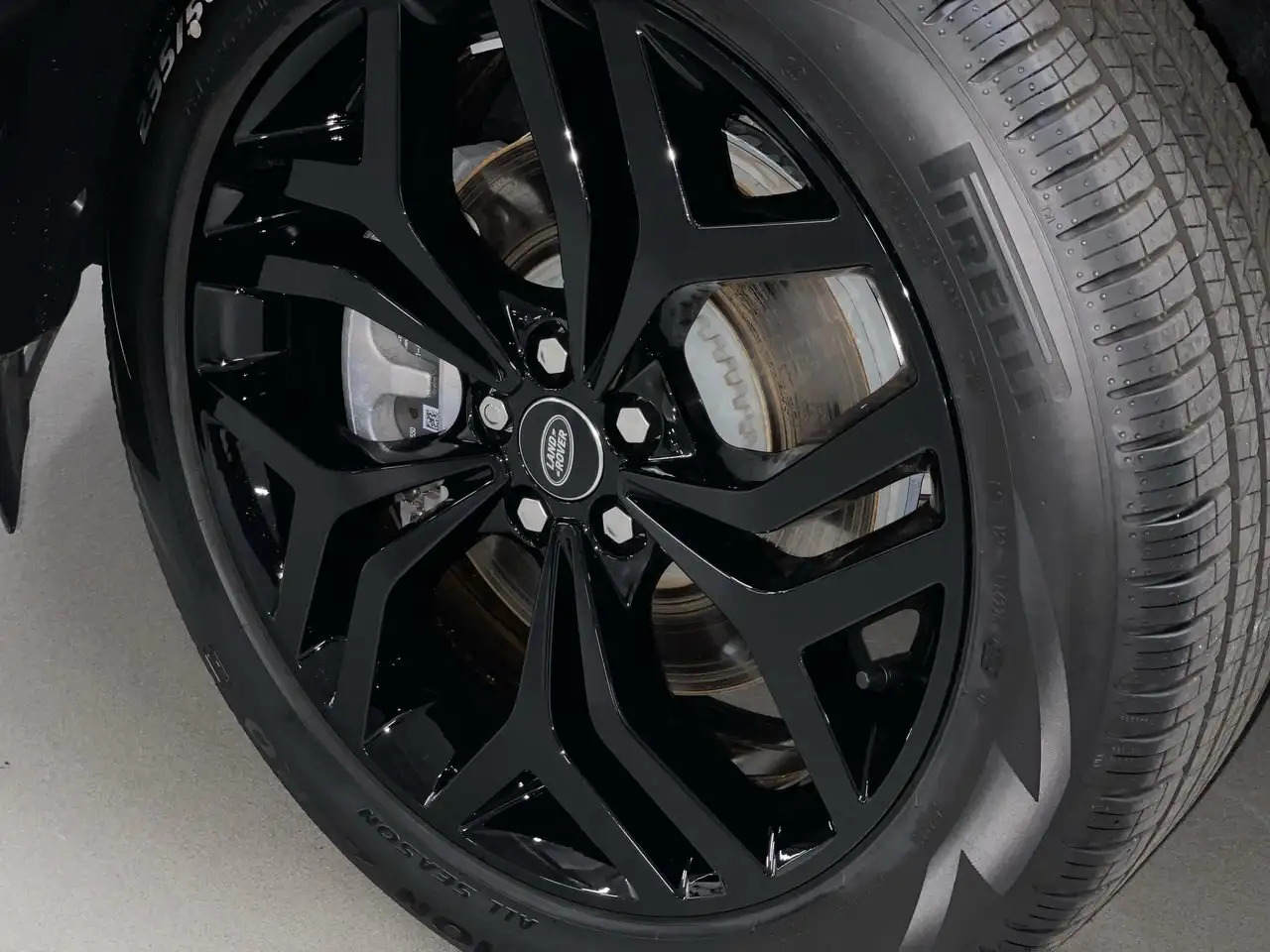 Land Rover Discovery Sport снимка Land Rover Discovery Sport