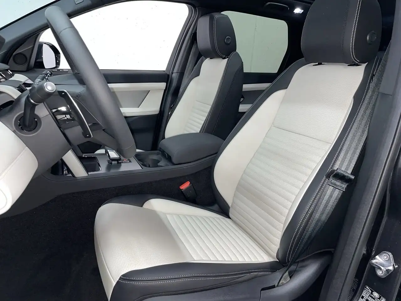 Land Rover Discovery Sport снимка Land Rover Discovery Sport