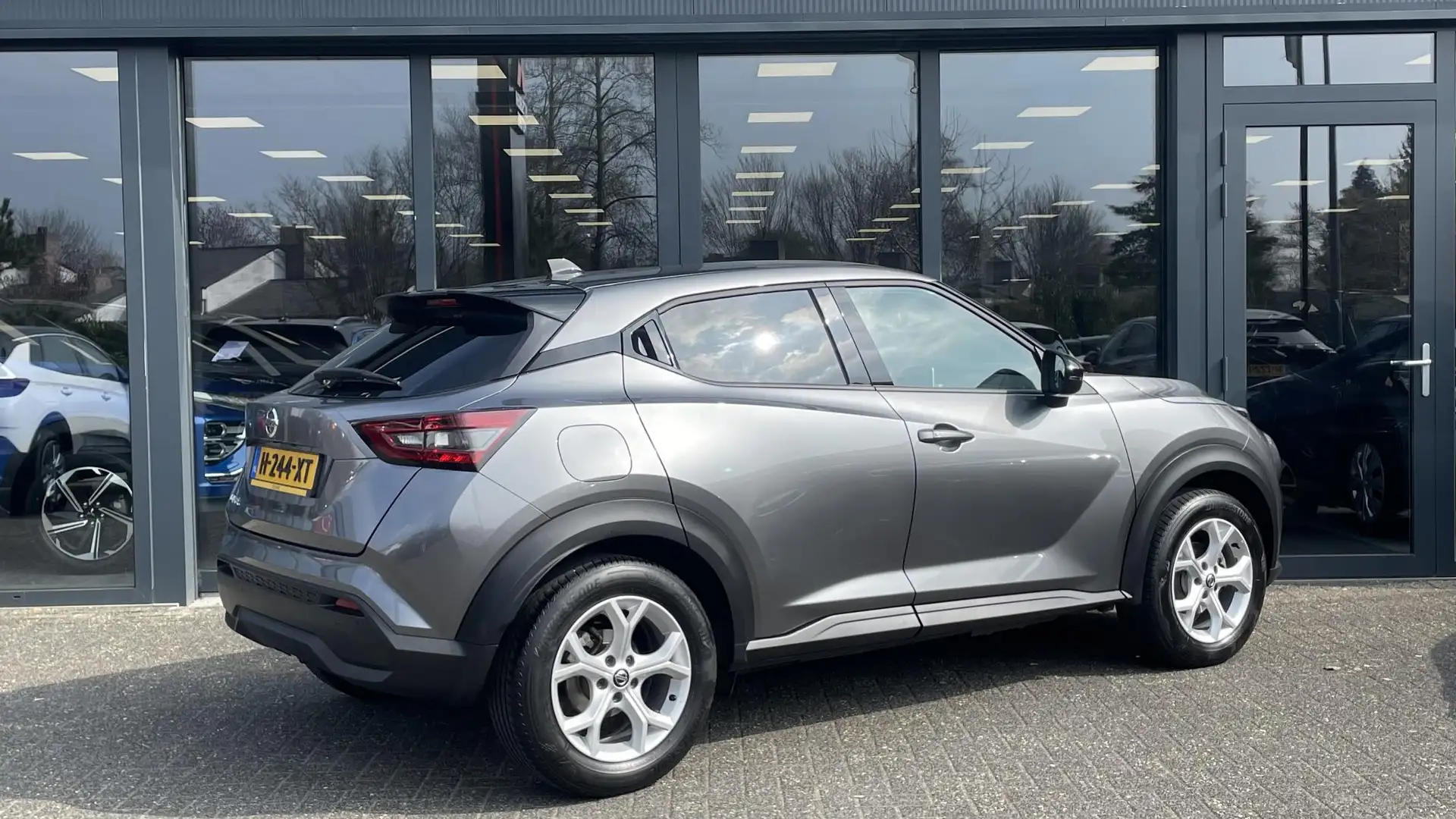 Nissan Juke 1.0 DIG-T N-Connecta | Navigatie Gris - 2