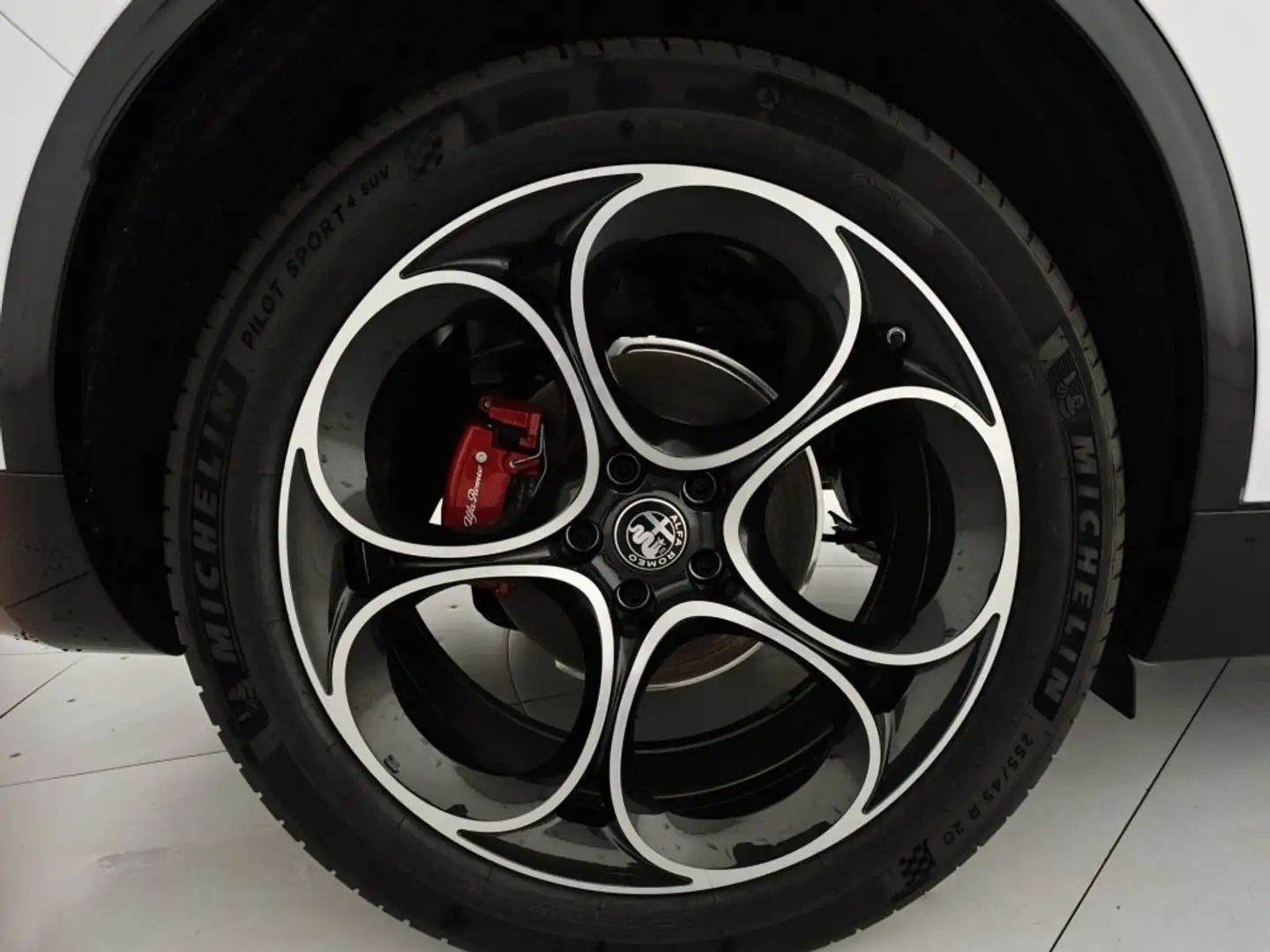 Alfa Romeo Stelvio 2.2 t Veloce Q4 210cv auto PROMO FIN. Bianco - 2