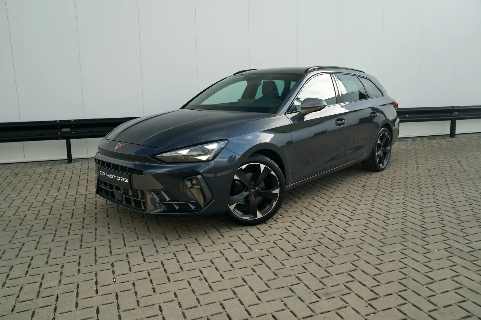 CUPRA Leon SPORTSTOURER | 1.5 eTSI | NIEUW MODEL | CARPLAY Grijs - 1