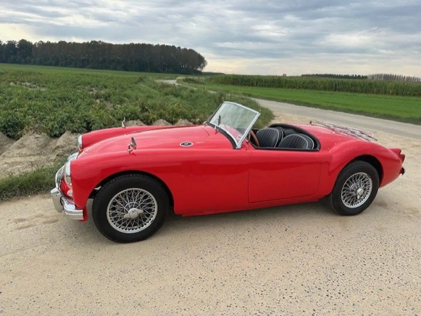 MG MGA Rojo - 1