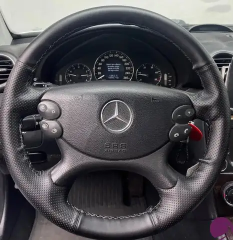 Mercedes-Benz 220 view 10