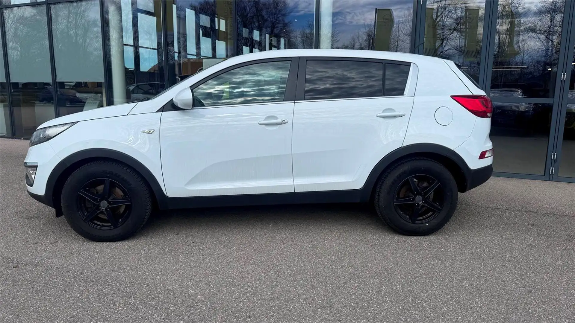 Kia Sportage Titan 1,7 CRDi 2WD Weiß - 2