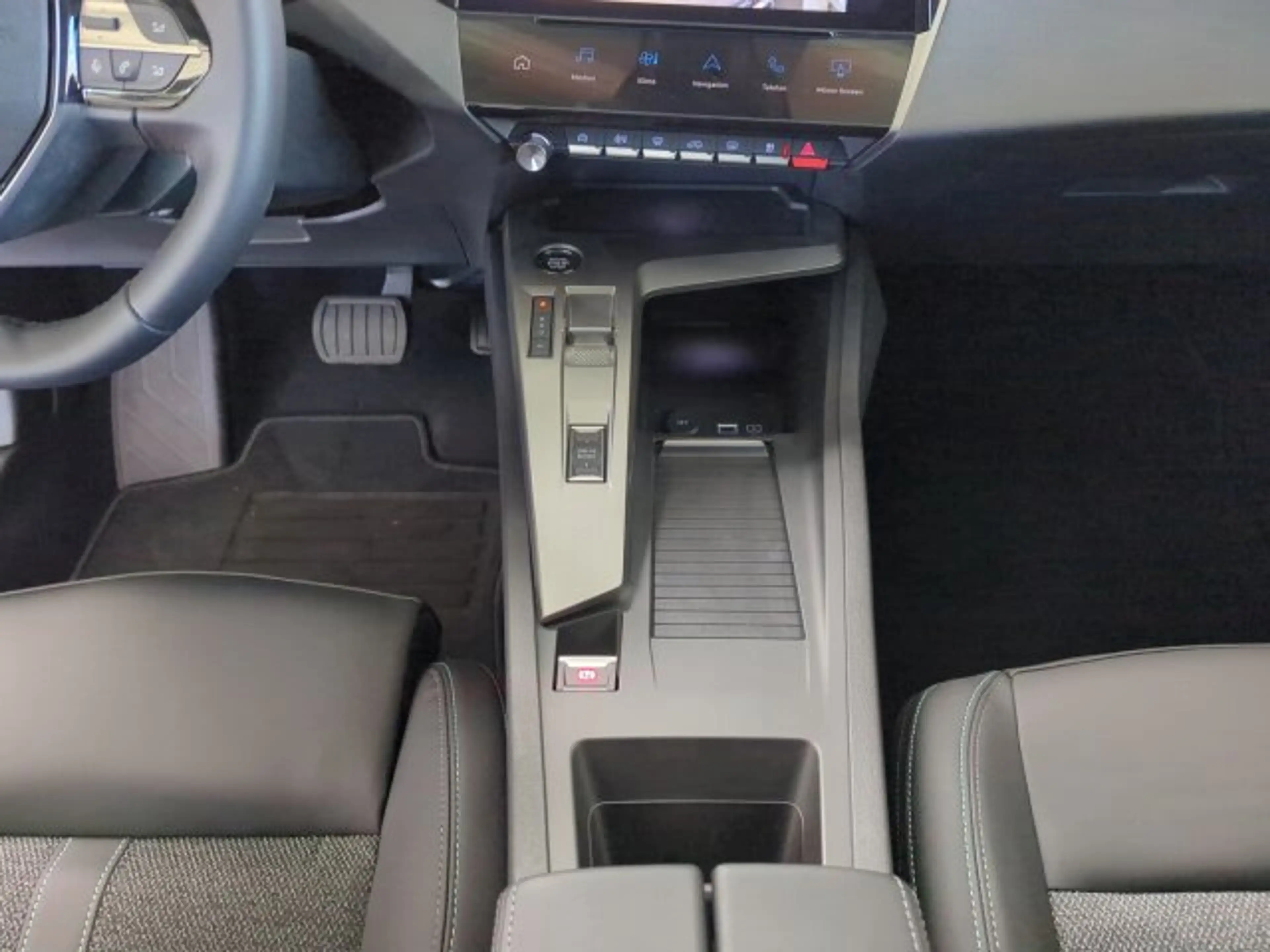 Peugeot 408 408 Allure Business 145 +360°Kamera+SHZ+LHZ+ — photo 13