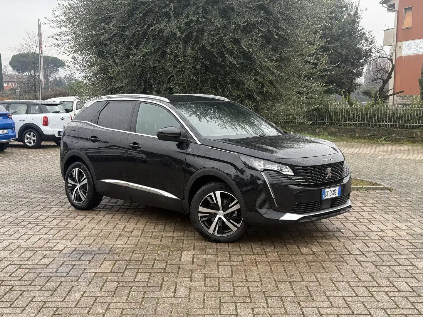 Peugeot 3008 GT 1.2 130cv Nero - 1