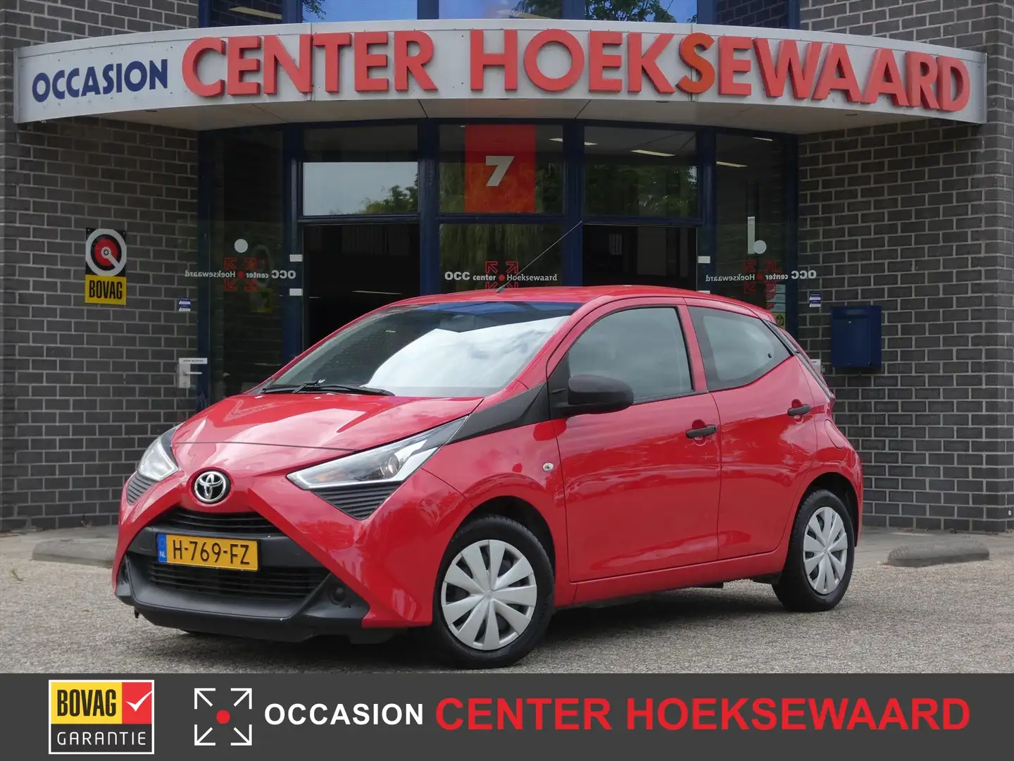 Toyota Aygo 1.0 VVT-i 72pk 5D x-fun | Airco | Bluetooth | Led Rouge - 1