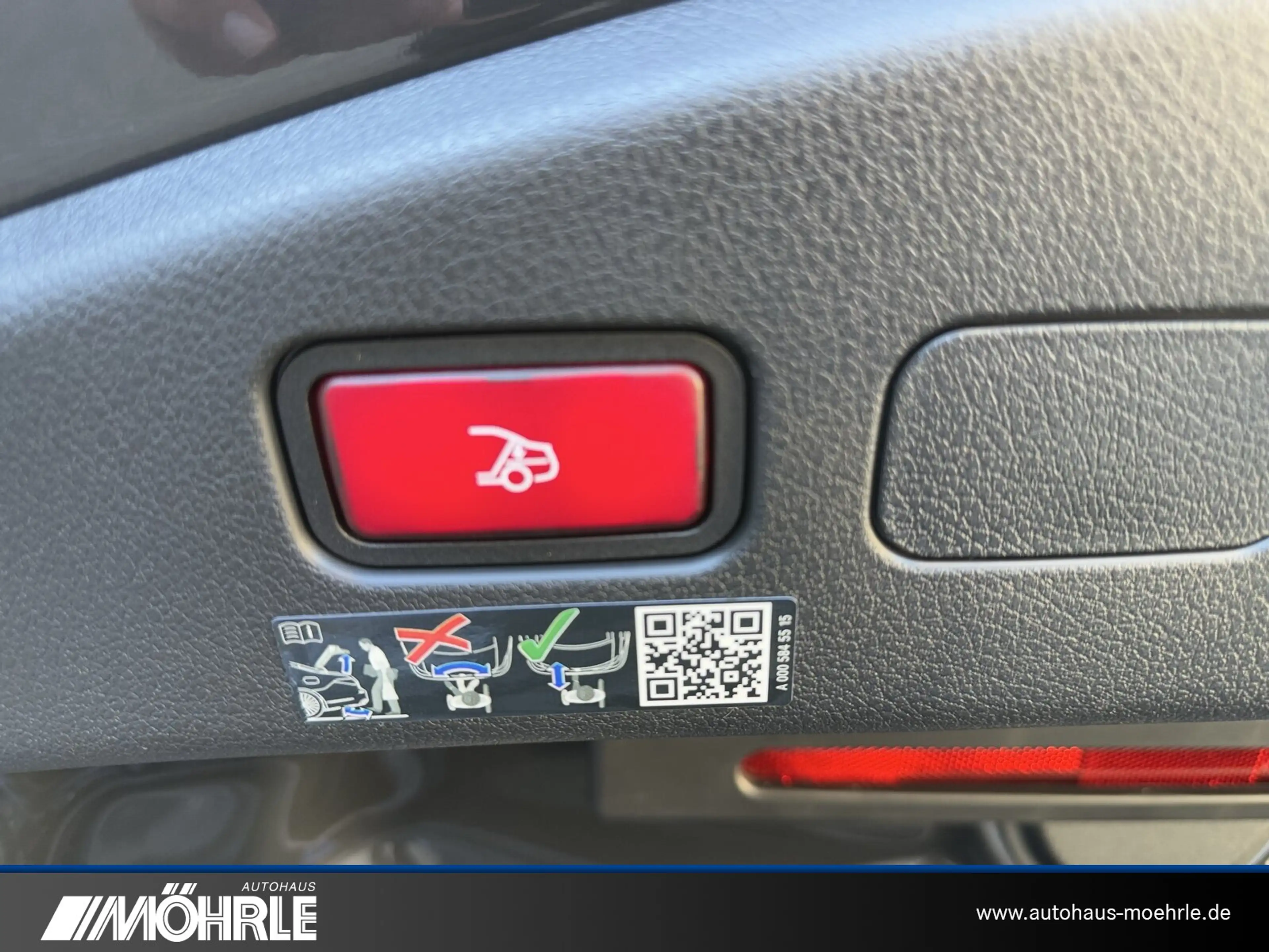Mercedes-Benz CLE 180 CLE 180 Cabriolet AMG Line Night-Paket Memory — photo 12