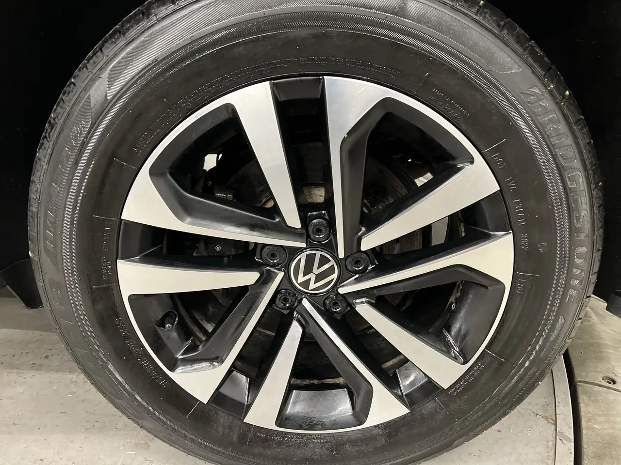 Volkswagen Tiguan снимка Volkswagen Tiguan