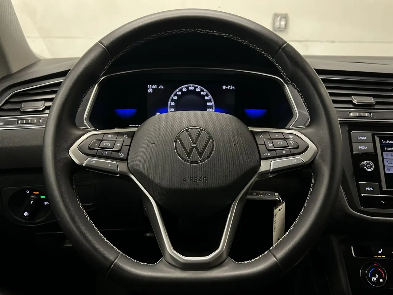 Volkswagen Tiguan снимка Volkswagen Tiguan