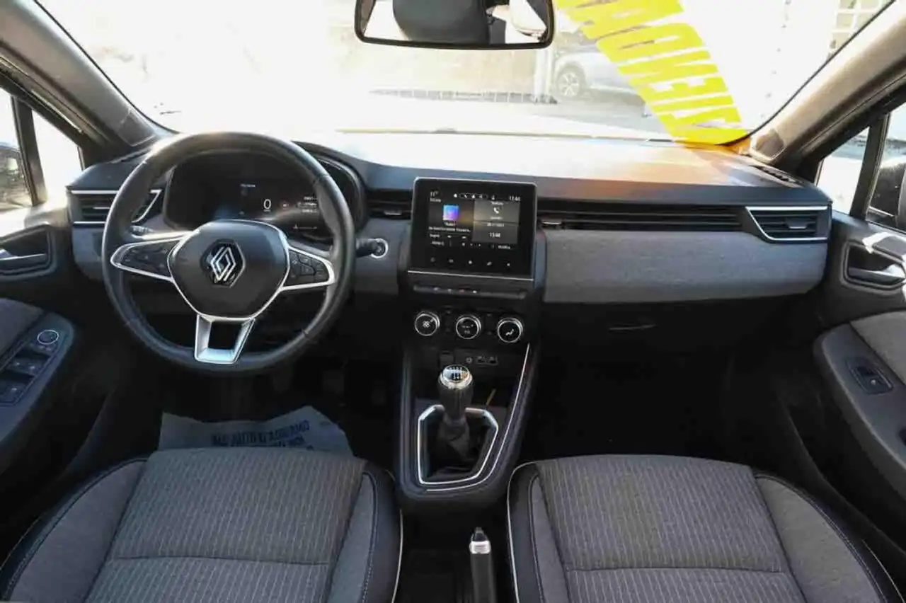 Renault Clio TCe 90 CV Techno 11