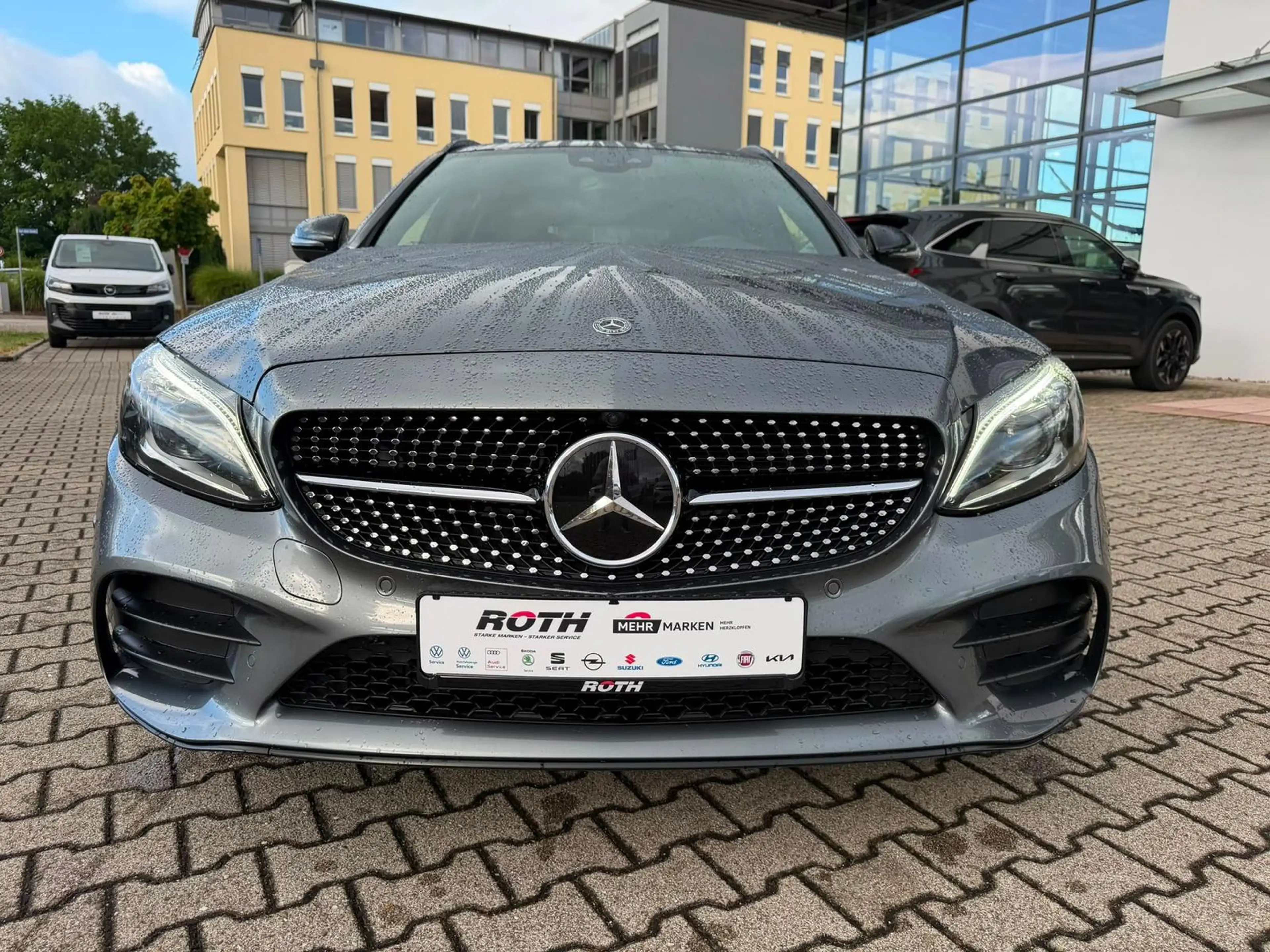 Mercedes-Benz C 400 4Matic AMG-Line *Navi*LED*Pano*Shz*Sound* — photo 9
