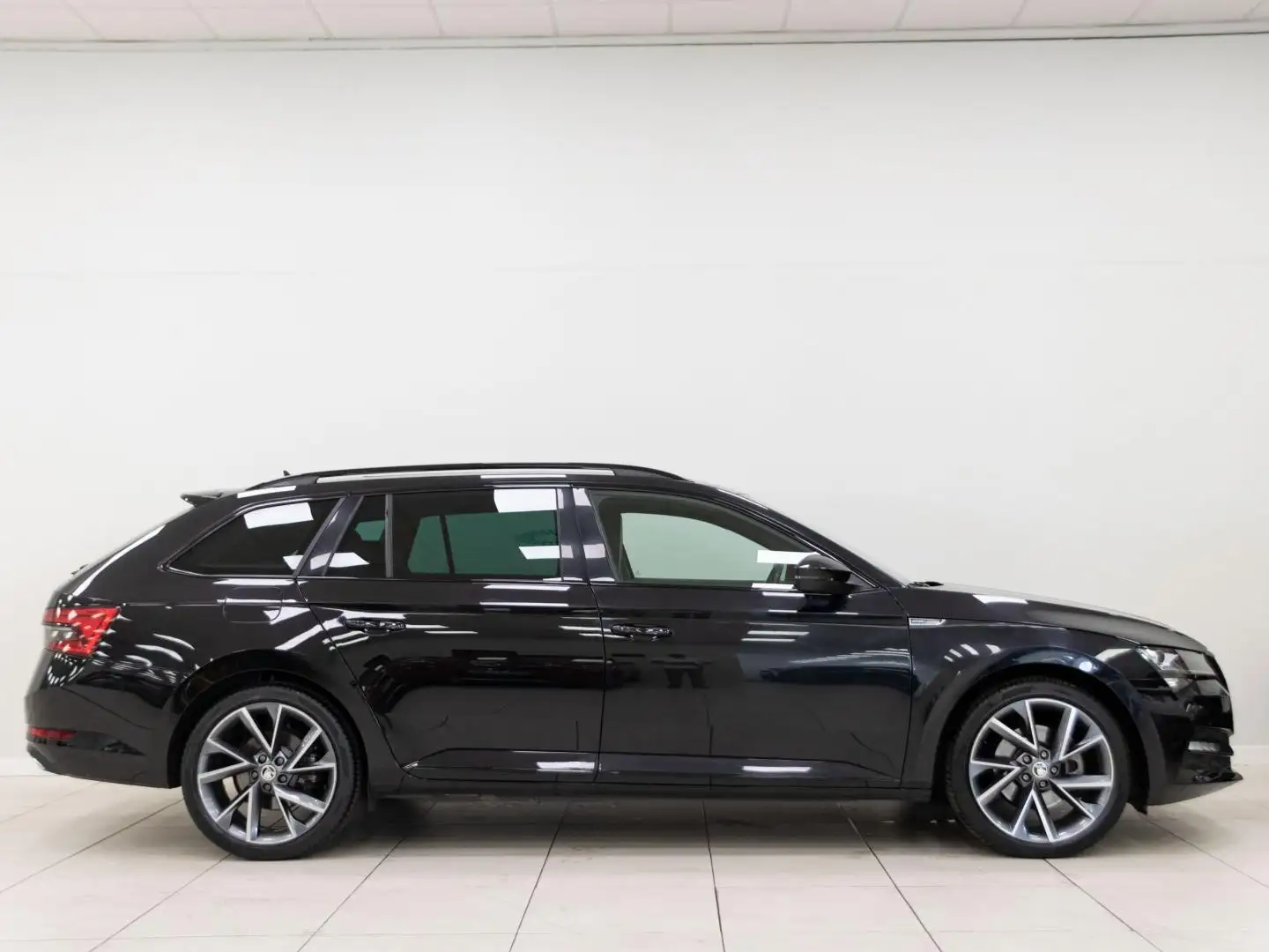 Skoda Superb Combi Sportline 1.4 TSI iV P-HEV DSG Negro - 2