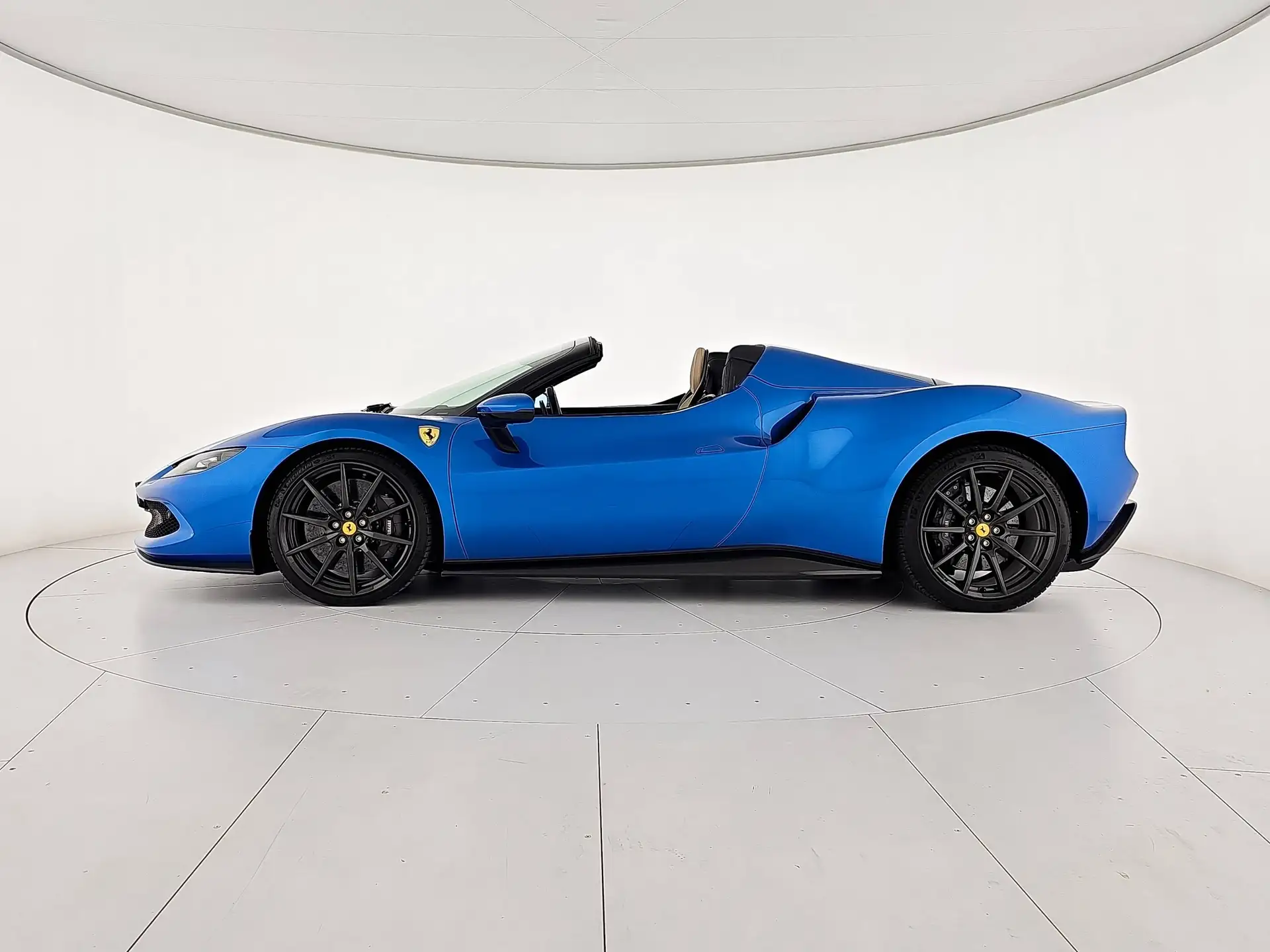 페라리 296 GTS 2023 파랑 사진 2