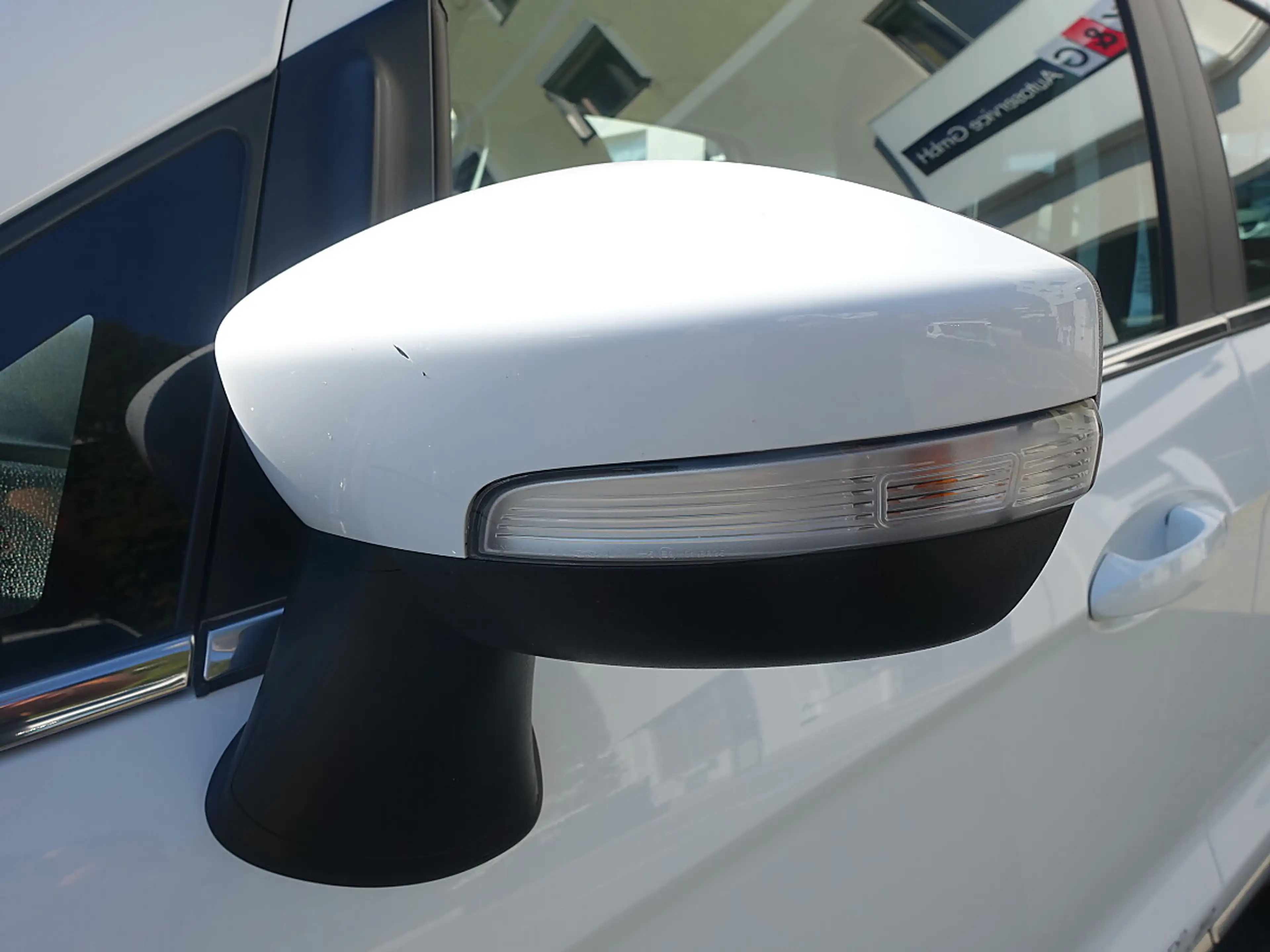 Ford EcoSport 1,0 EcoBoost Titanium — photo 13