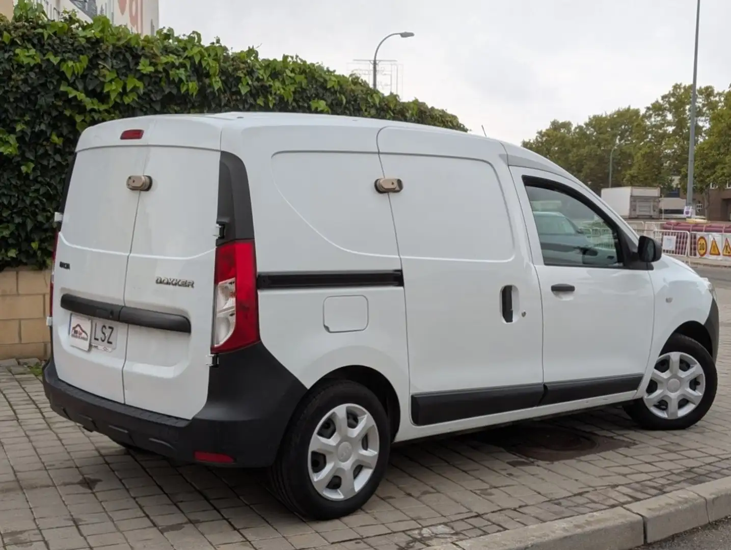 Dacia Dokker Comercial Van 1.6 GLP Essential 80kW Blanco - 2