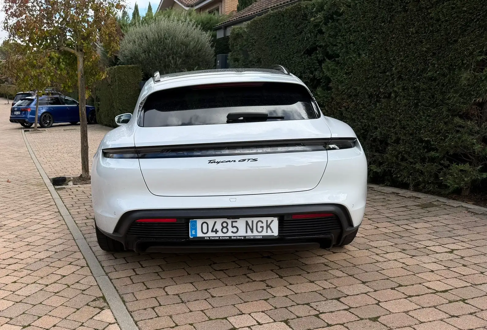 Porsche Taycan Turbo Cross Turismo - 2