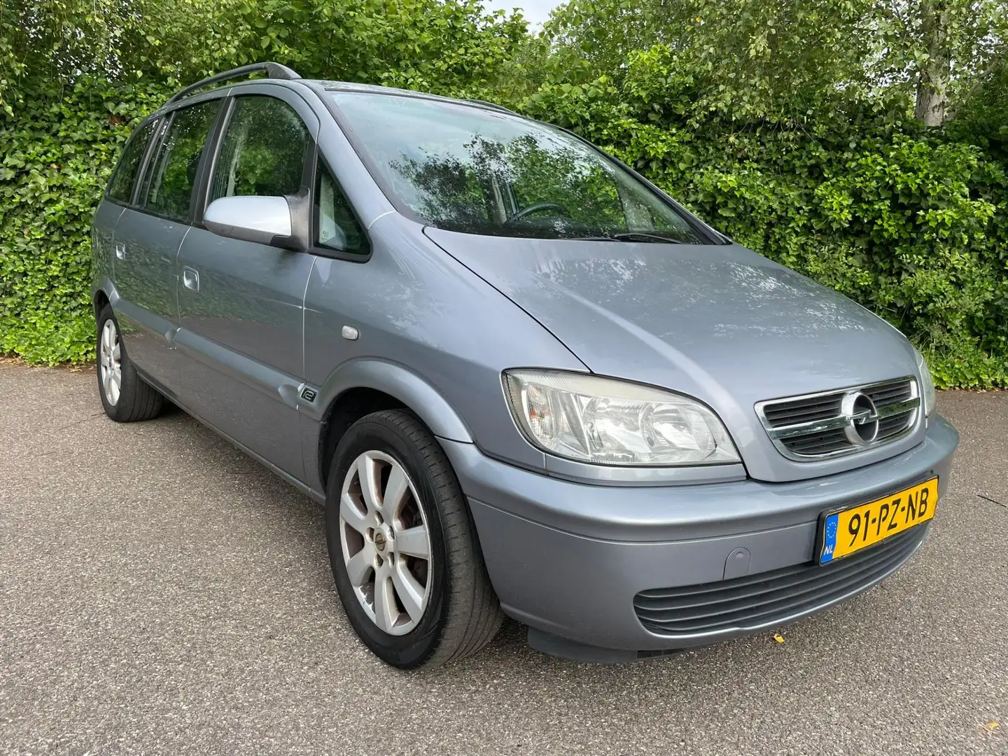 Opel Zafira 1.8-16V Maxx 7persoons Airco Grijs - 2