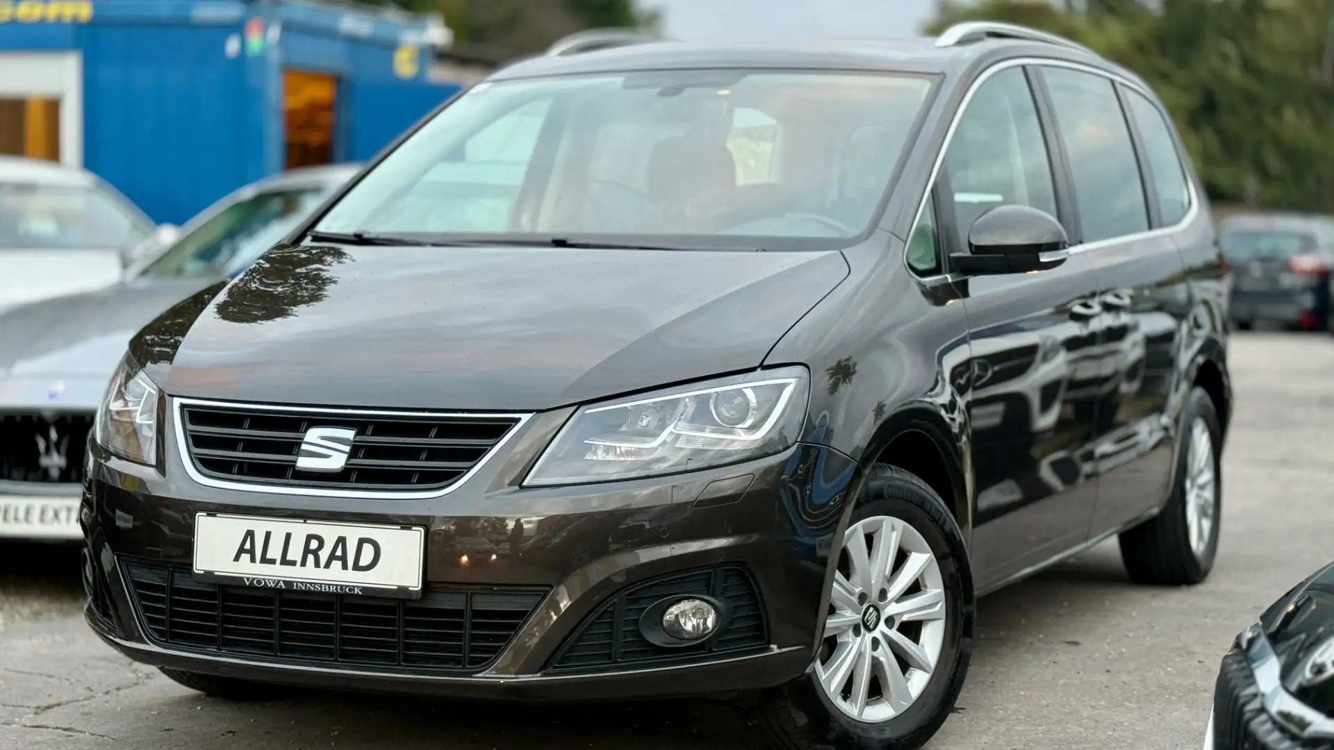 SEAT Alhambra 7-Sitzer 2,0 TDI 4WD Executive +Viele Extras Braun - 1