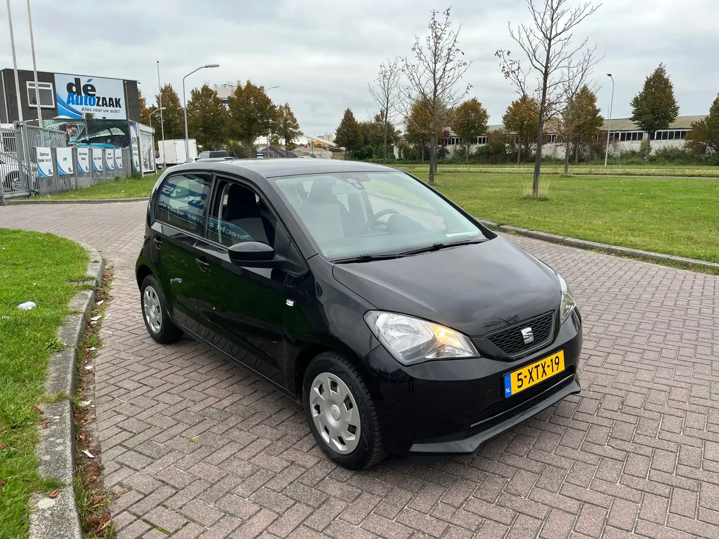 SEAT Mii 1.0 NAP Incl. NW Keuring Zwart - 2