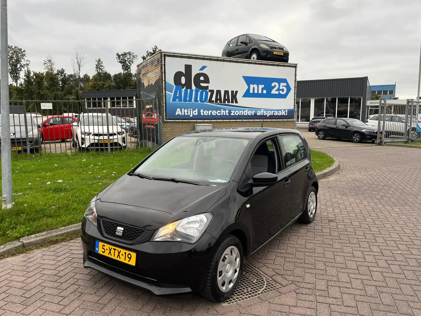 SEAT Mii 1.0 NAP Incl. NW Keuring Zwart - 1