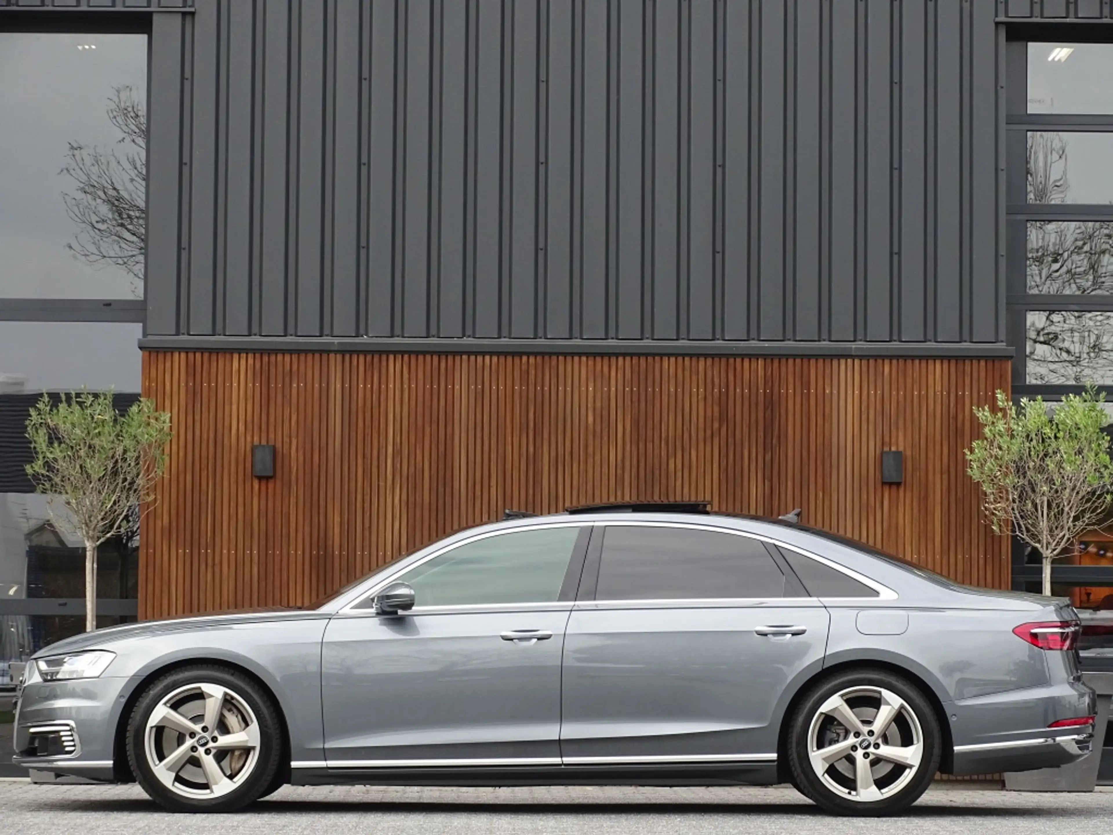 Audi A8 60 TFSie Lang 449PK S-line / B&O / TV's / Alcanata — photo 5