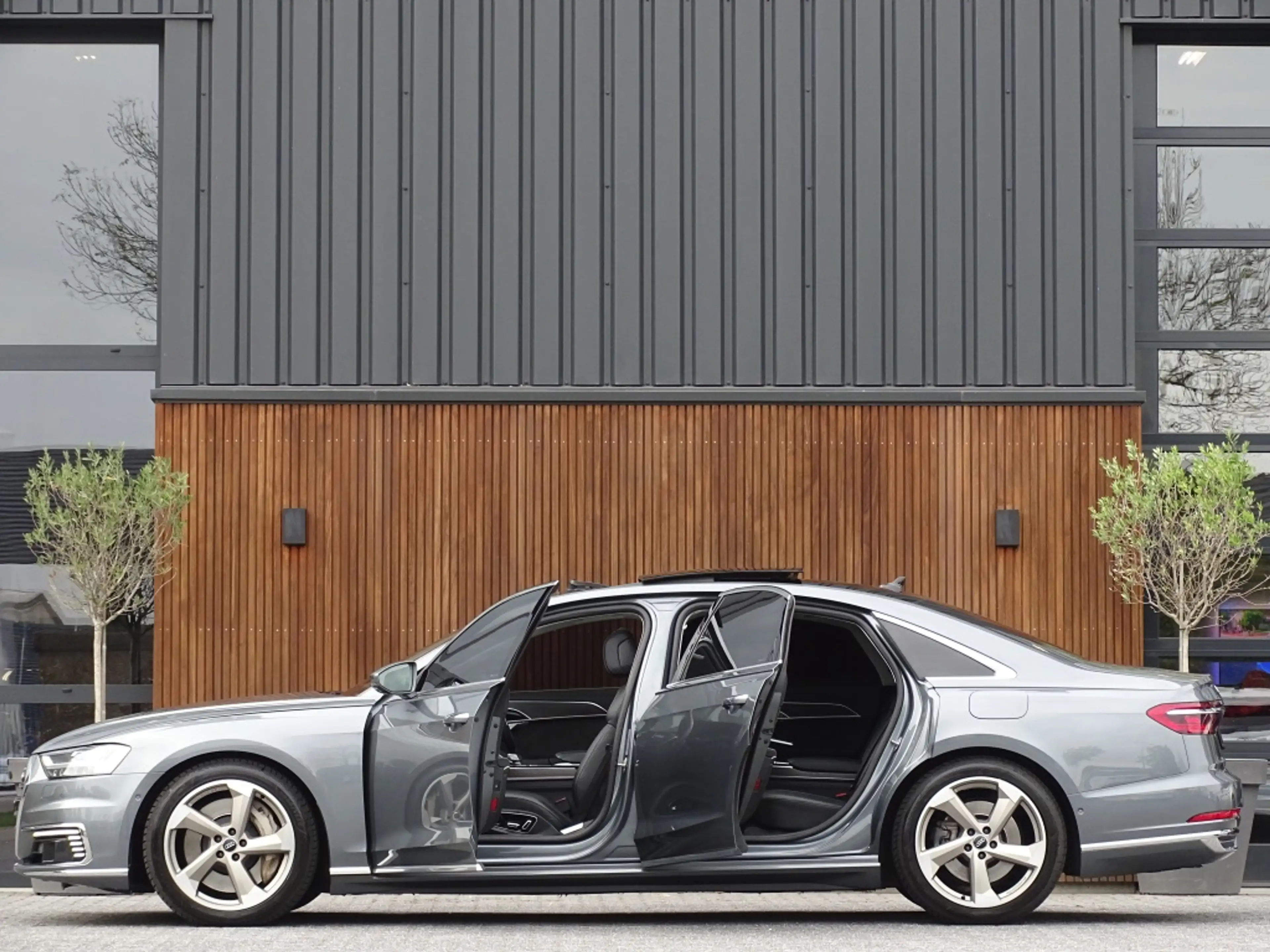 Audi A8 60 TFSie Lang 449PK S-line / B&O / TV's / Alcanata — photo 6