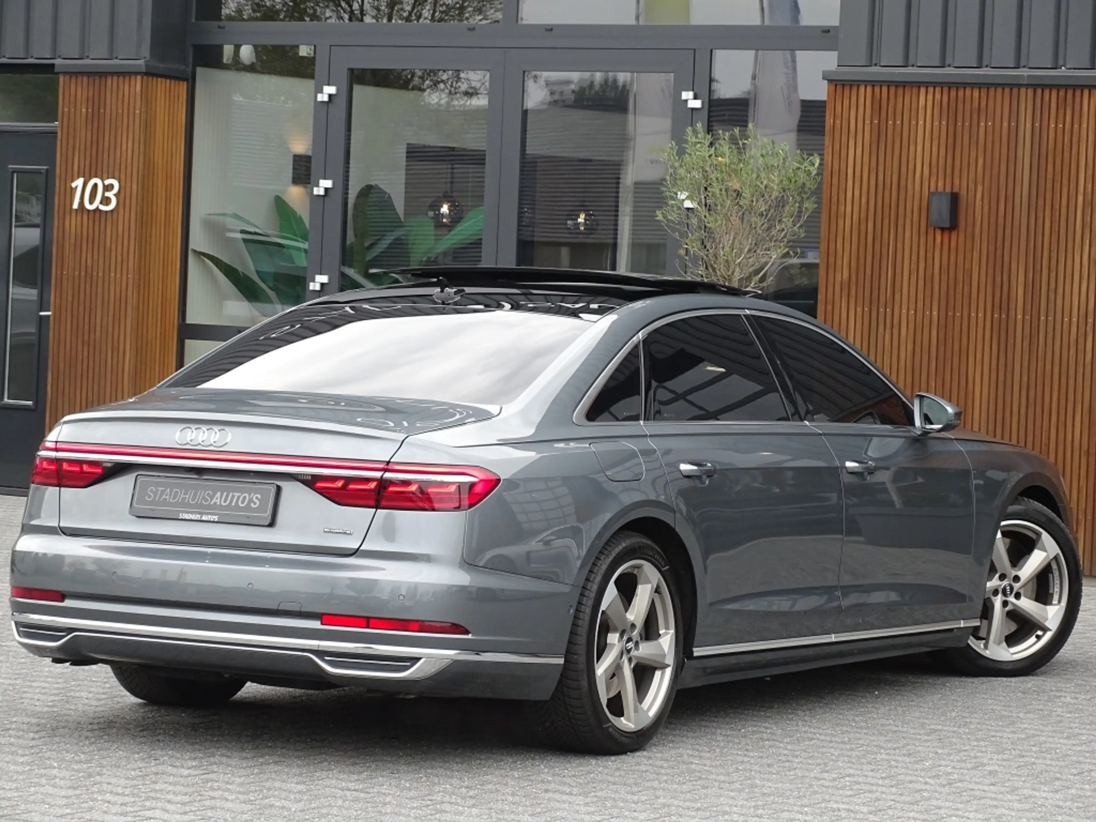 Audi A8 60 TFSie Lang 449PK S-line / B&O / TV's / Alcanata — photo 8