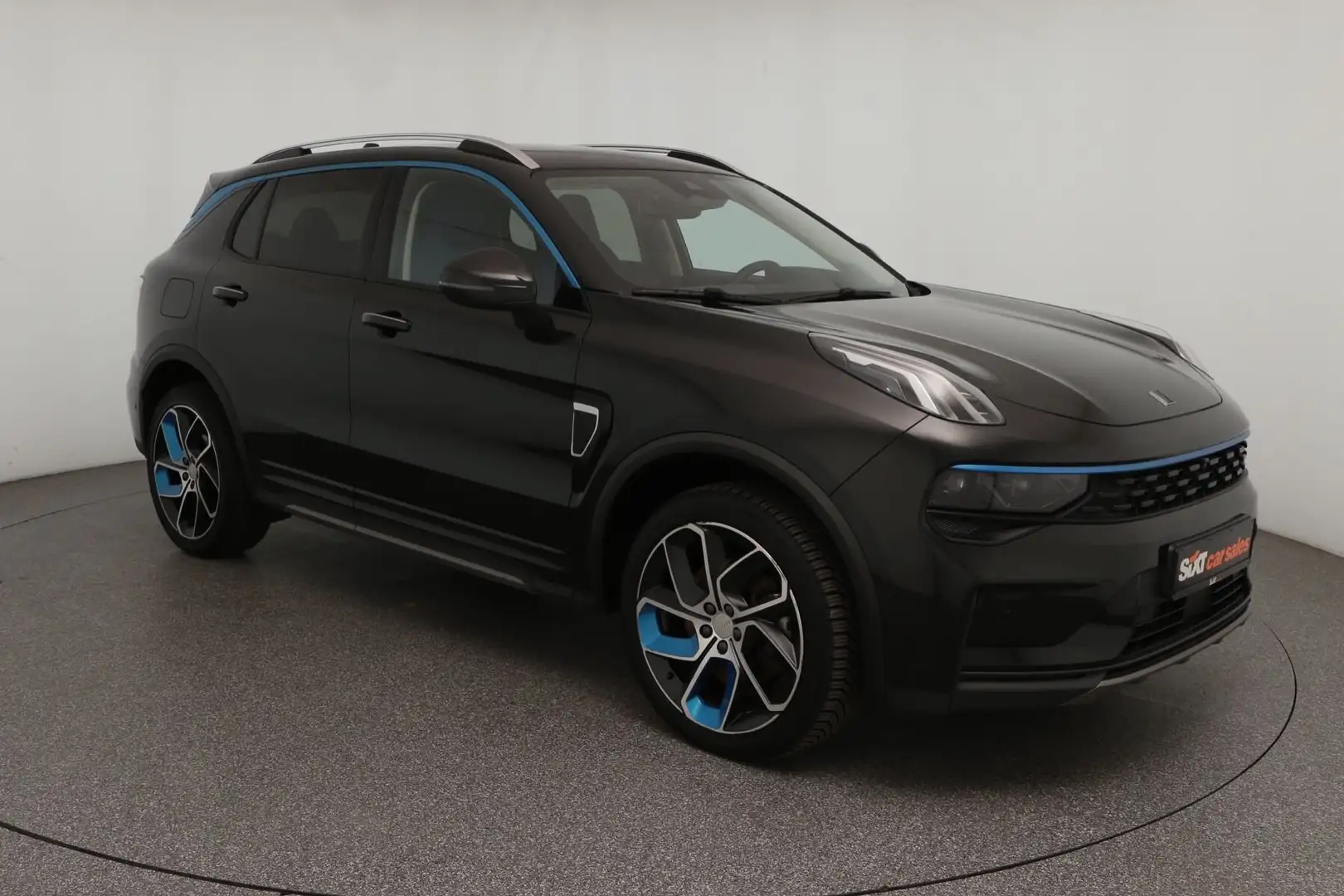 Lynk & Co 01 1.5 PHEV NAV|ACC|LED|360°|PANO|SHZG|Alarm|20 Чёрный - 1