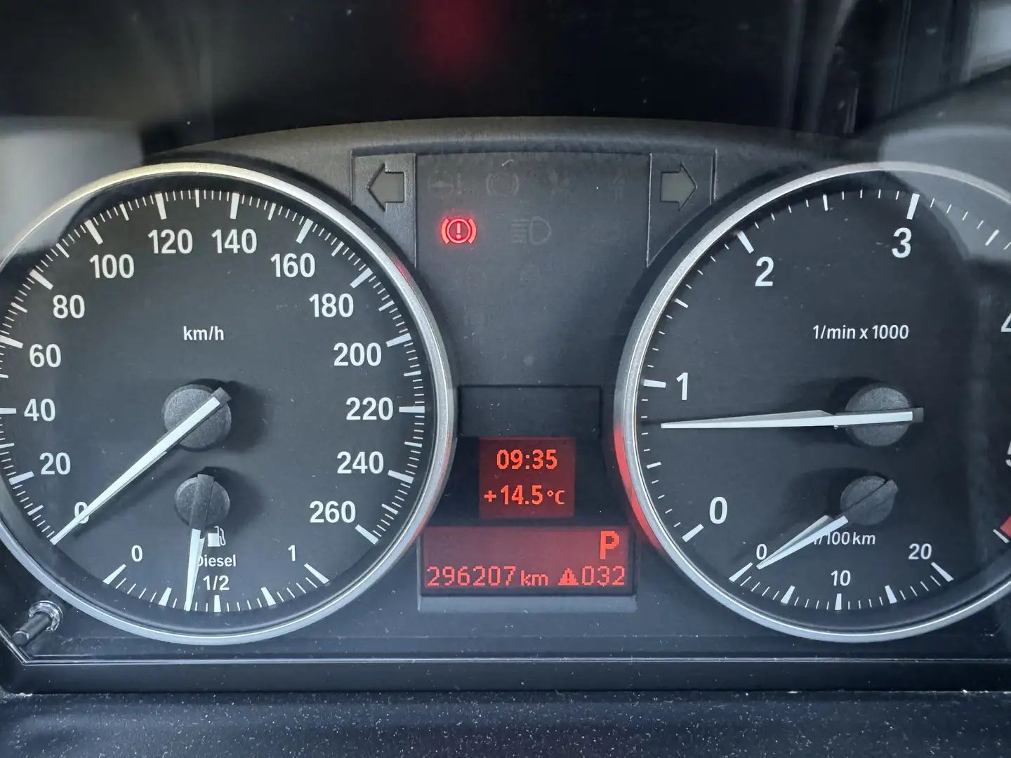 BMW 318 318d Touring Österreich-Paket Aut. - 1