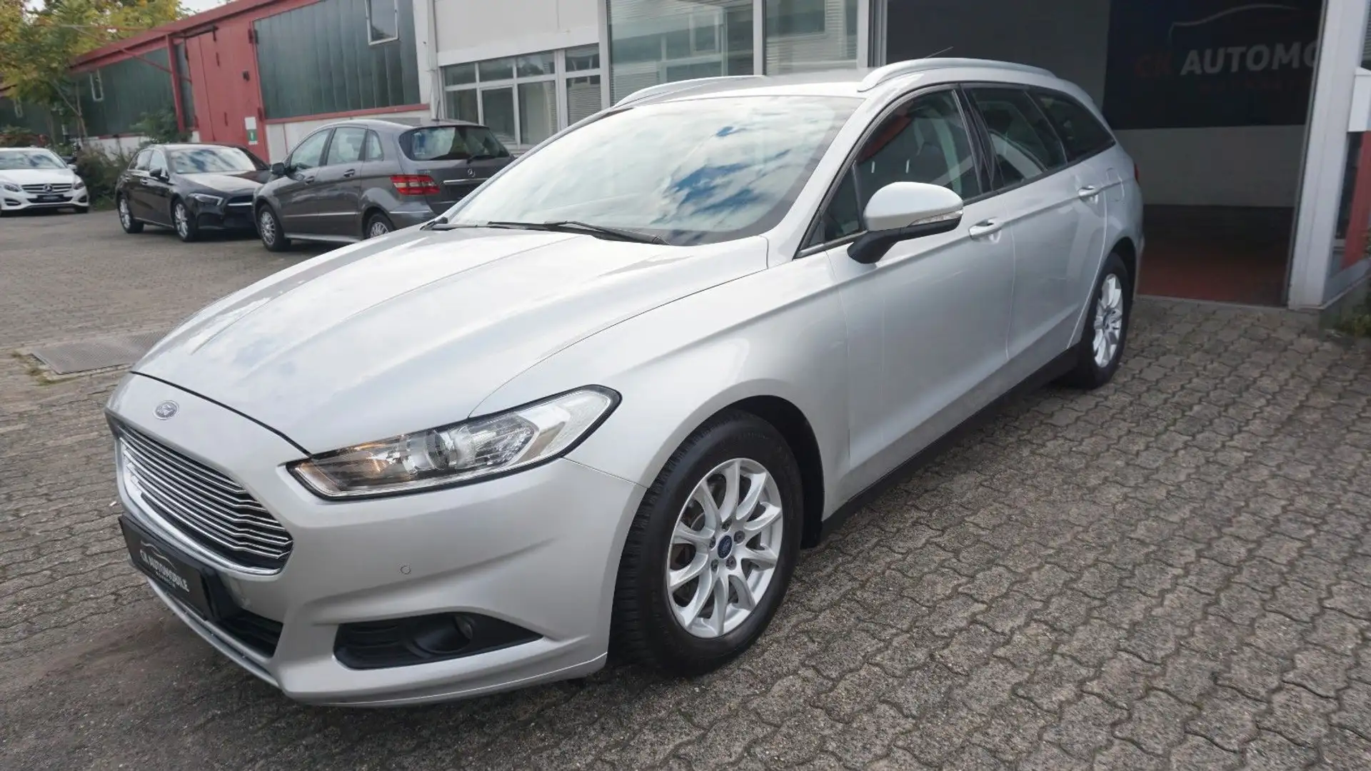 Ford Mondeo Turnier PDC*AUTOMATIK*BEAMTENFAHRZEUG!!! Argent - 2