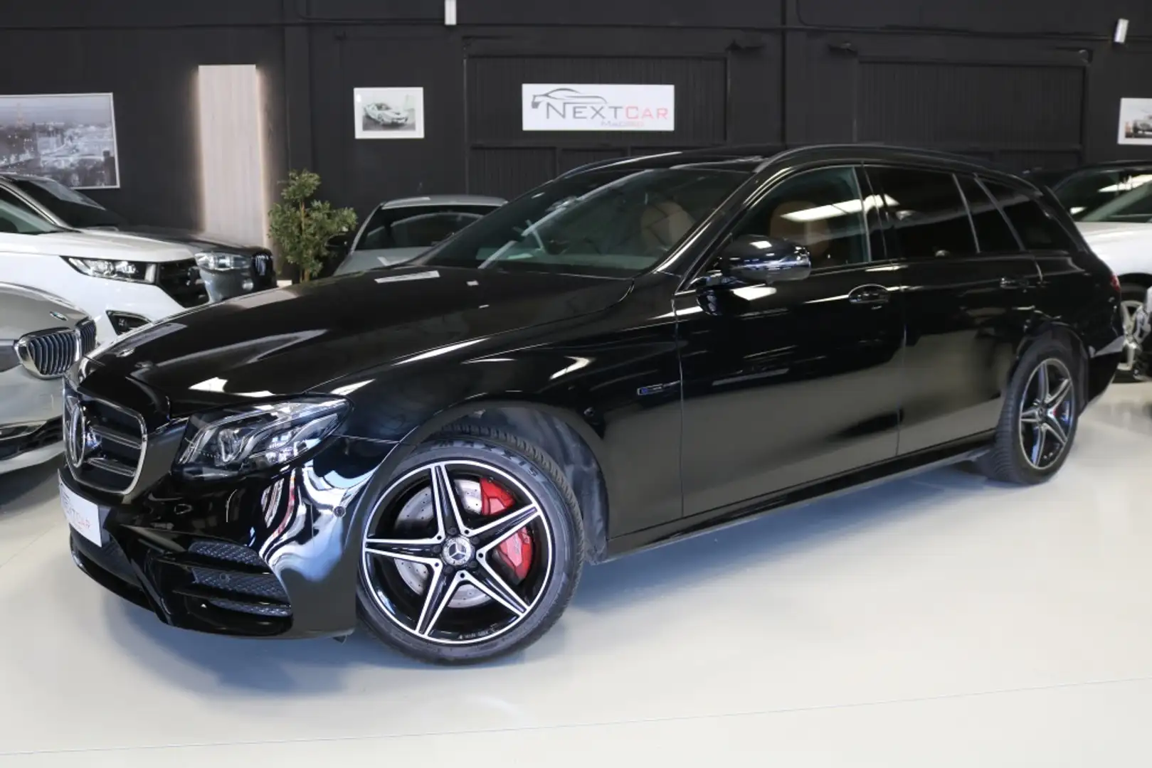 Mercedes-Benz E 300 Estate de Negro - 1
