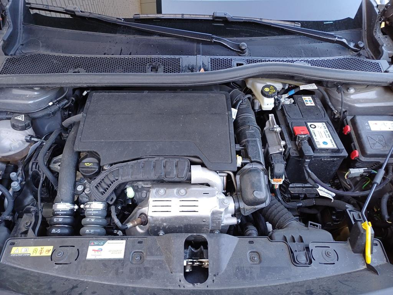 Peugeot 2008 Active LED PDC GJR APPLE ANDROID — photo 5