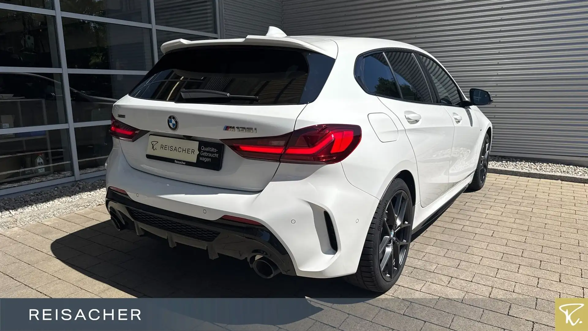 BMW 135 iA xDrive M-Sport PRO Navi HUD RüKa adLED Weiß - 2