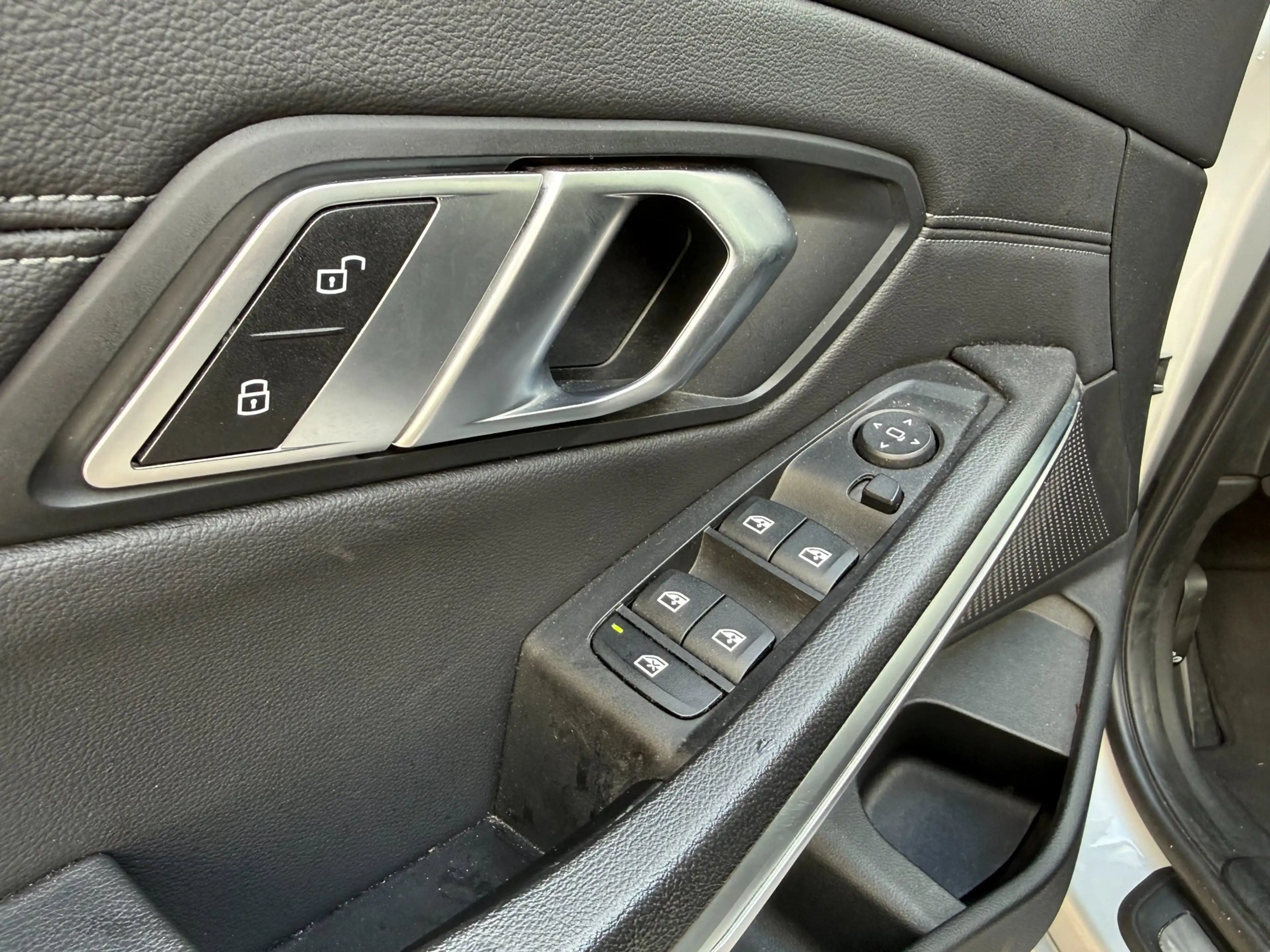 BMW 330 3-serie 330i High Executive |NIEUW APK|LUXE UITV|1 — photo 8