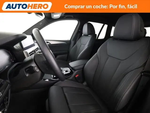BMW X3 view 11