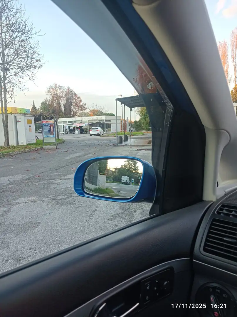 Volkswagen Touran 1.6 fsi Trendline - 1