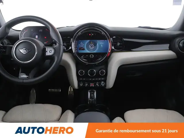 Mini Hatch view 12