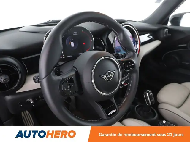 Mini Hatch view 11