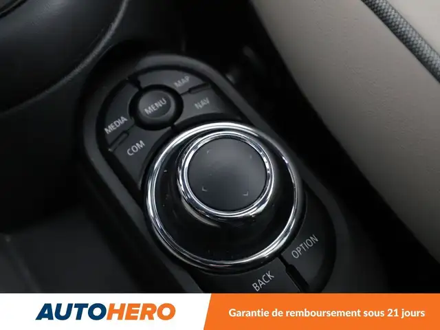 Mini Hatch view 23