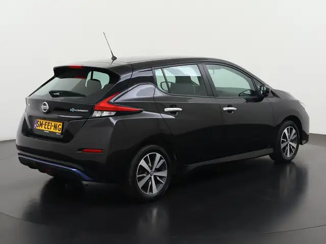 Nissan Leaf view 4