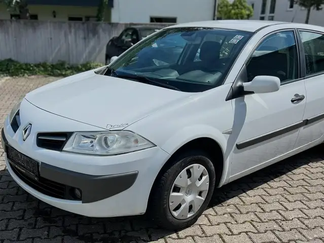 Renault Megane view 3