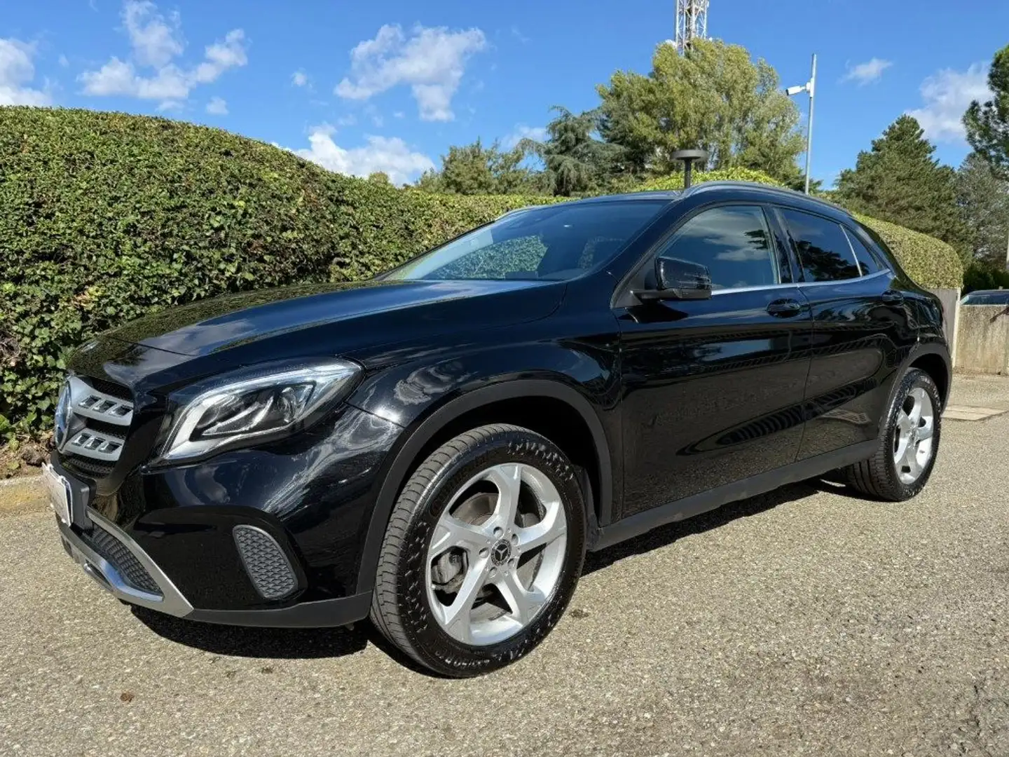 Mercedes-Benz GLA 180 d Sport NAVI - LED - PDC POST. - BT - 18 Noir - 2